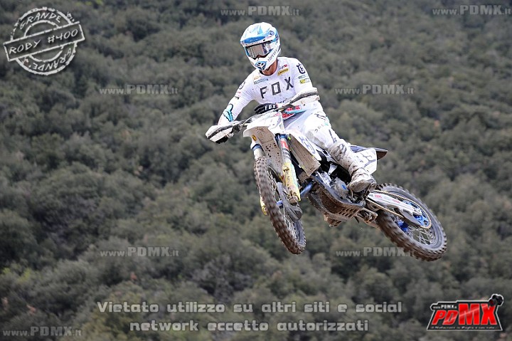 ROB_2072 (Copy).jpg